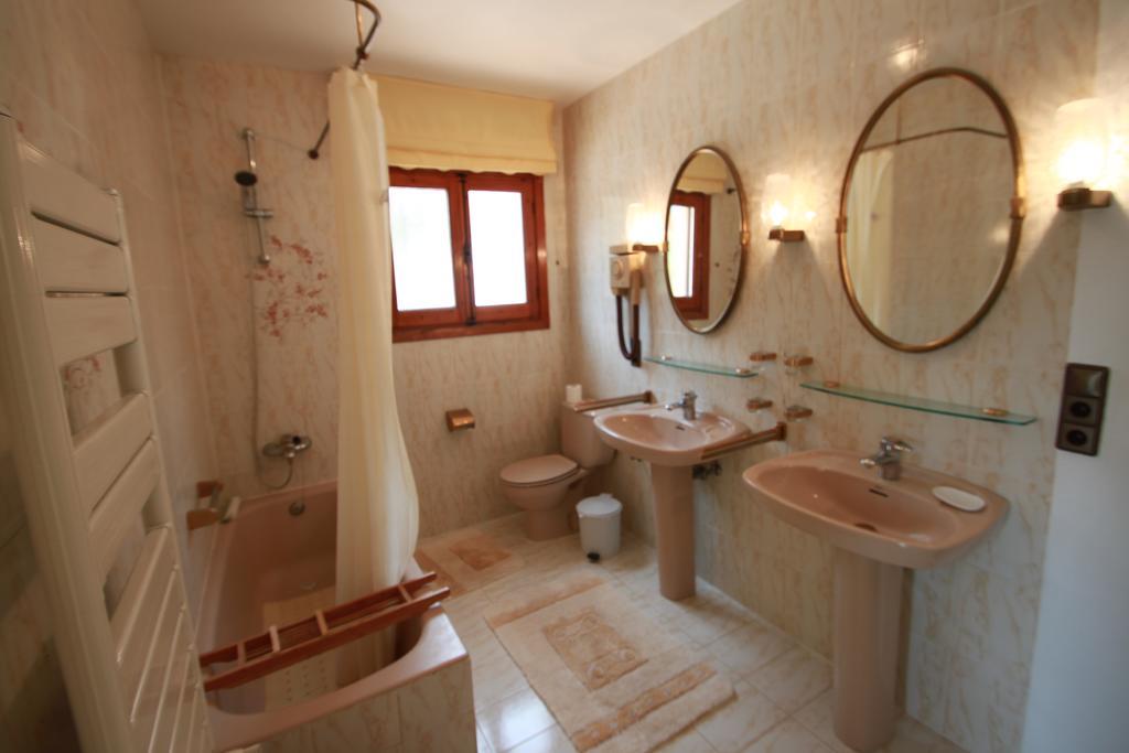 Chrisuli - Well Furnished Villa With Panoramic Views In Moraira Habitación foto